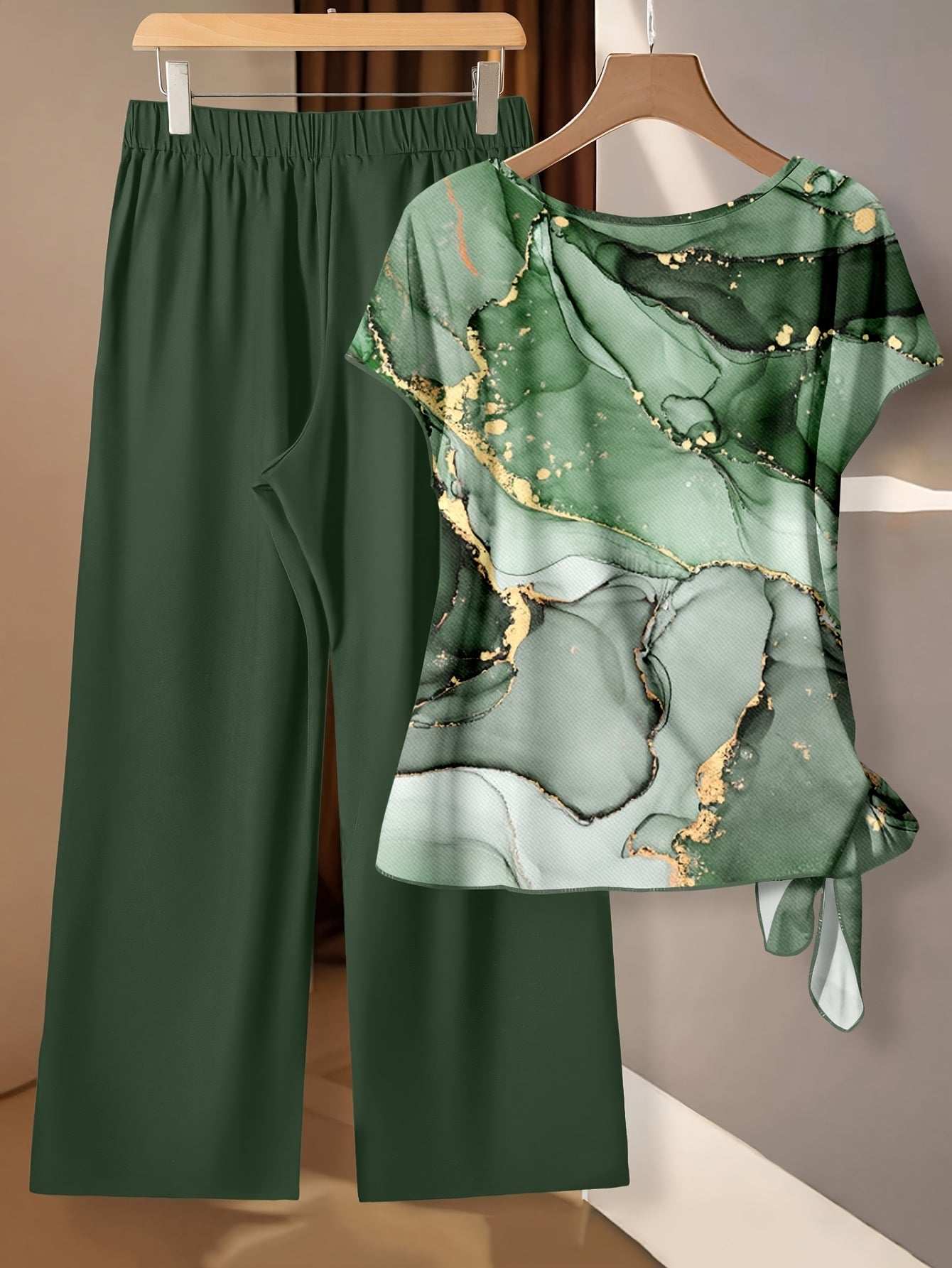 Women'S Green Alcohol Ink Marble Print Side Tie Knot Short Sleeve Top And Elastic Waist Solid Dark Green Wide Leg Pants 2pcs Outfit, Suitable for Home Loungewear, Daily Commute, Shopping, Casual Gathering, Short Trip
